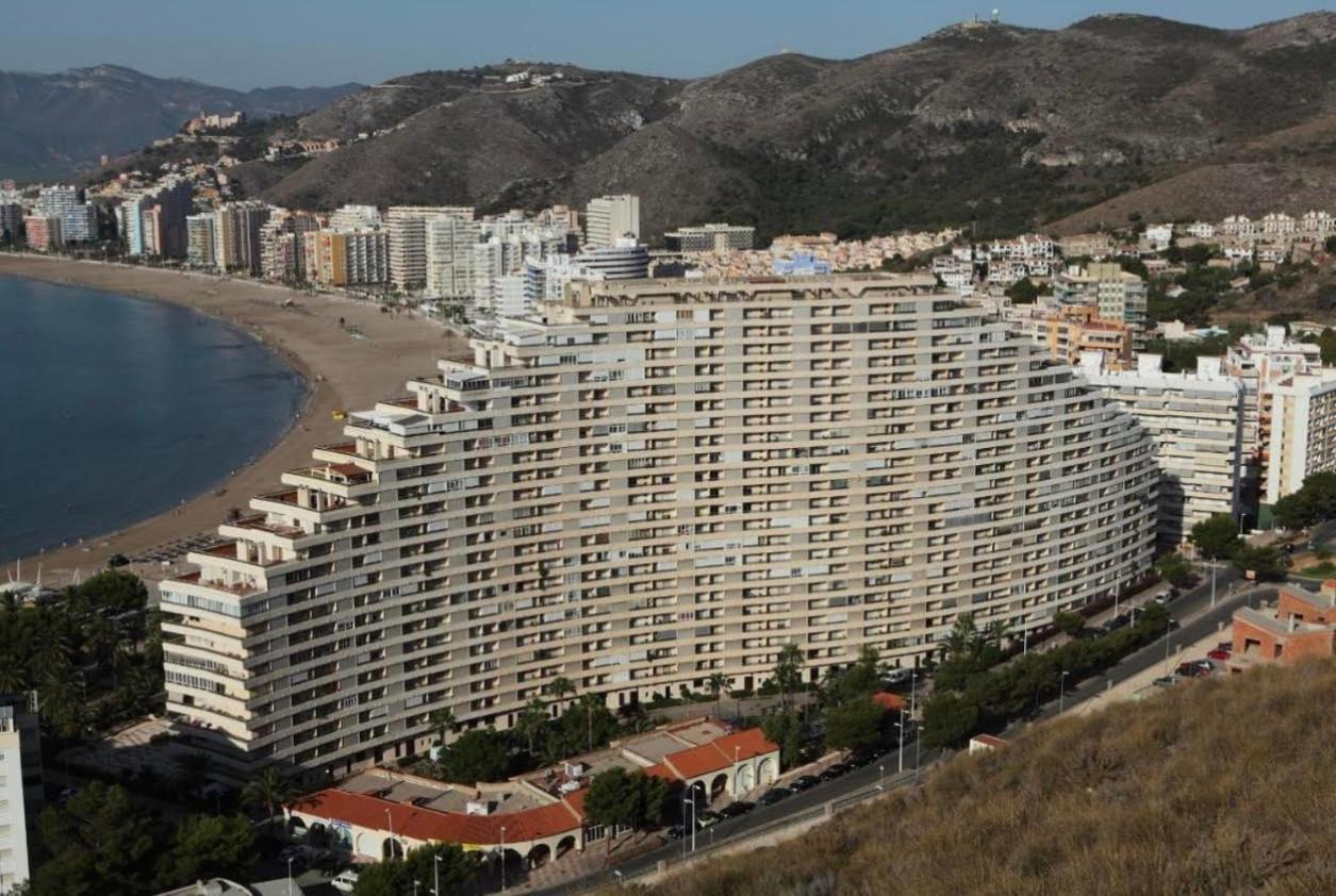 Nuevo, Primera Linea De Playa, Con Piscina Y Vistas Al Mar Кулера Екстериор снимка