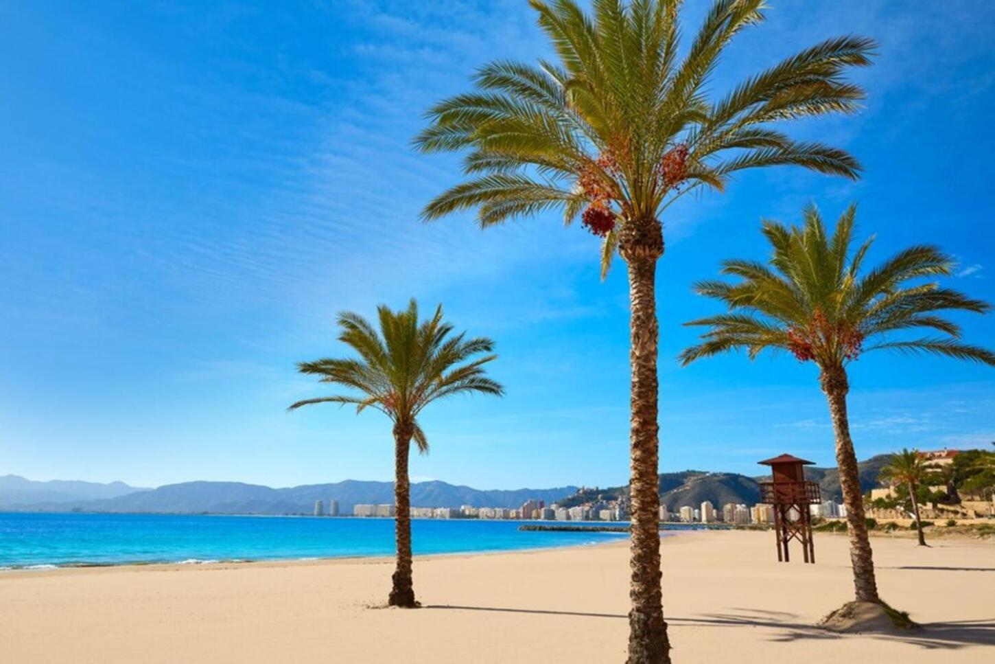 Nuevo, Primera Linea De Playa, Con Piscina Y Vistas Al Mar Кулера Екстериор снимка