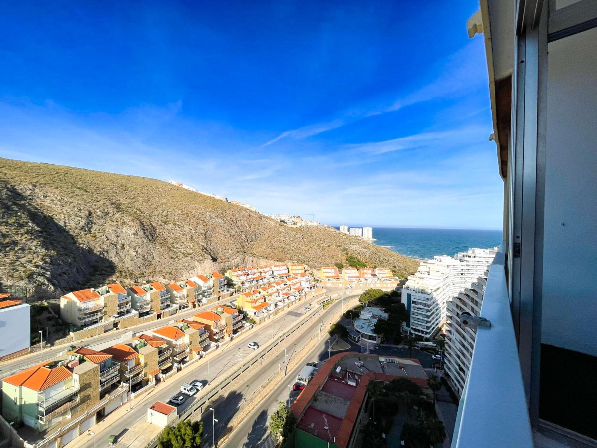 Nuevo, Primera Linea De Playa, Con Piscina Y Vistas Al Mar Кулера Екстериор снимка
